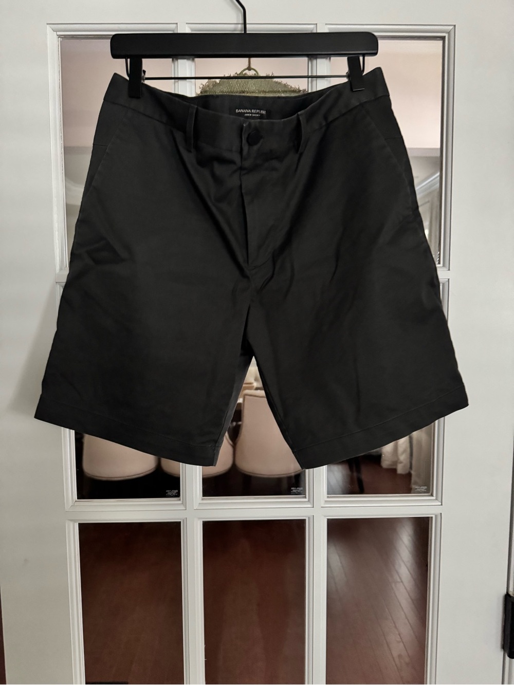 Banana Republic Men's Black Flat-Front Chino Shorts